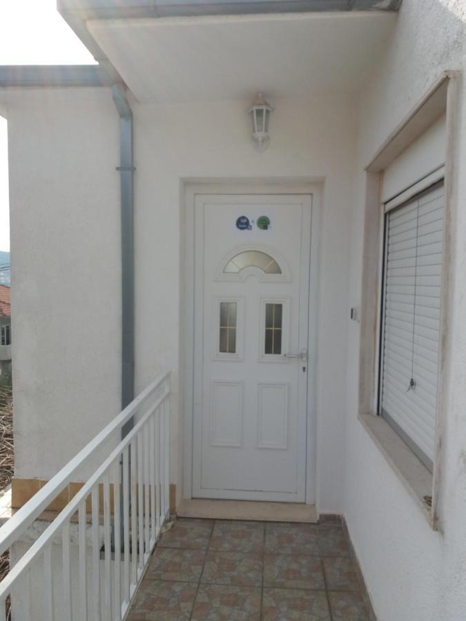 Apartment Meri Trogir Bagian luar foto
