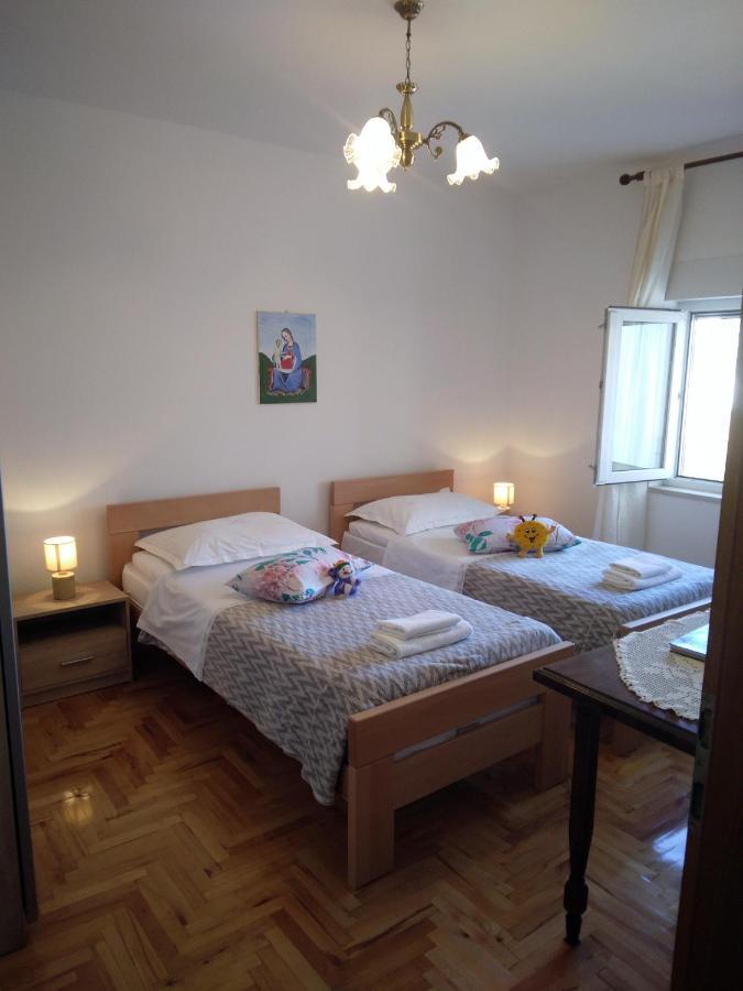 Apartment Meri Trogir Bagian luar foto